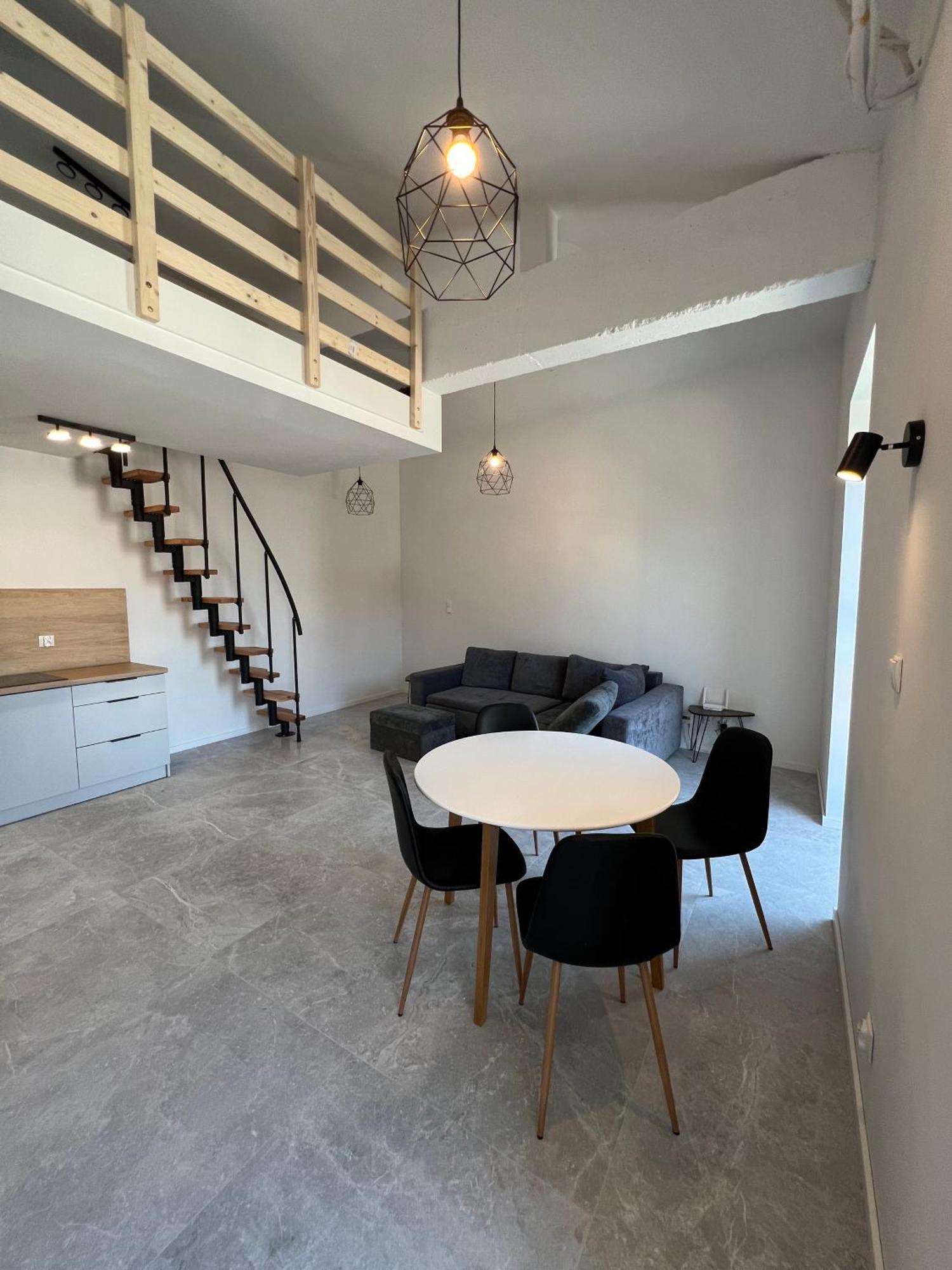 Dwupietrowy Loft Fabryka Welny 2 # Nestapartamenty บีเอสโก-เบียวา ภายนอก รูปภาพ
